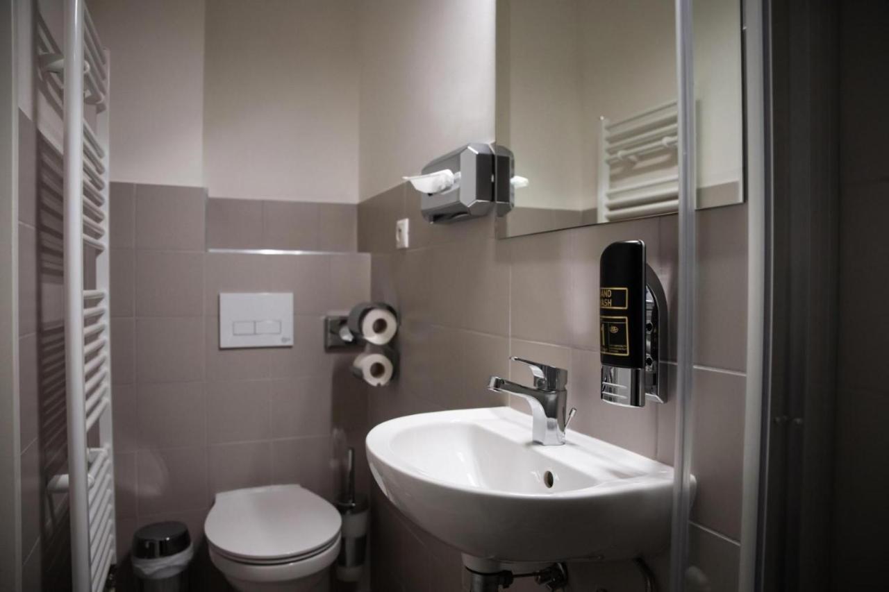 Hotel Arena Kösice Oda fotoğraf